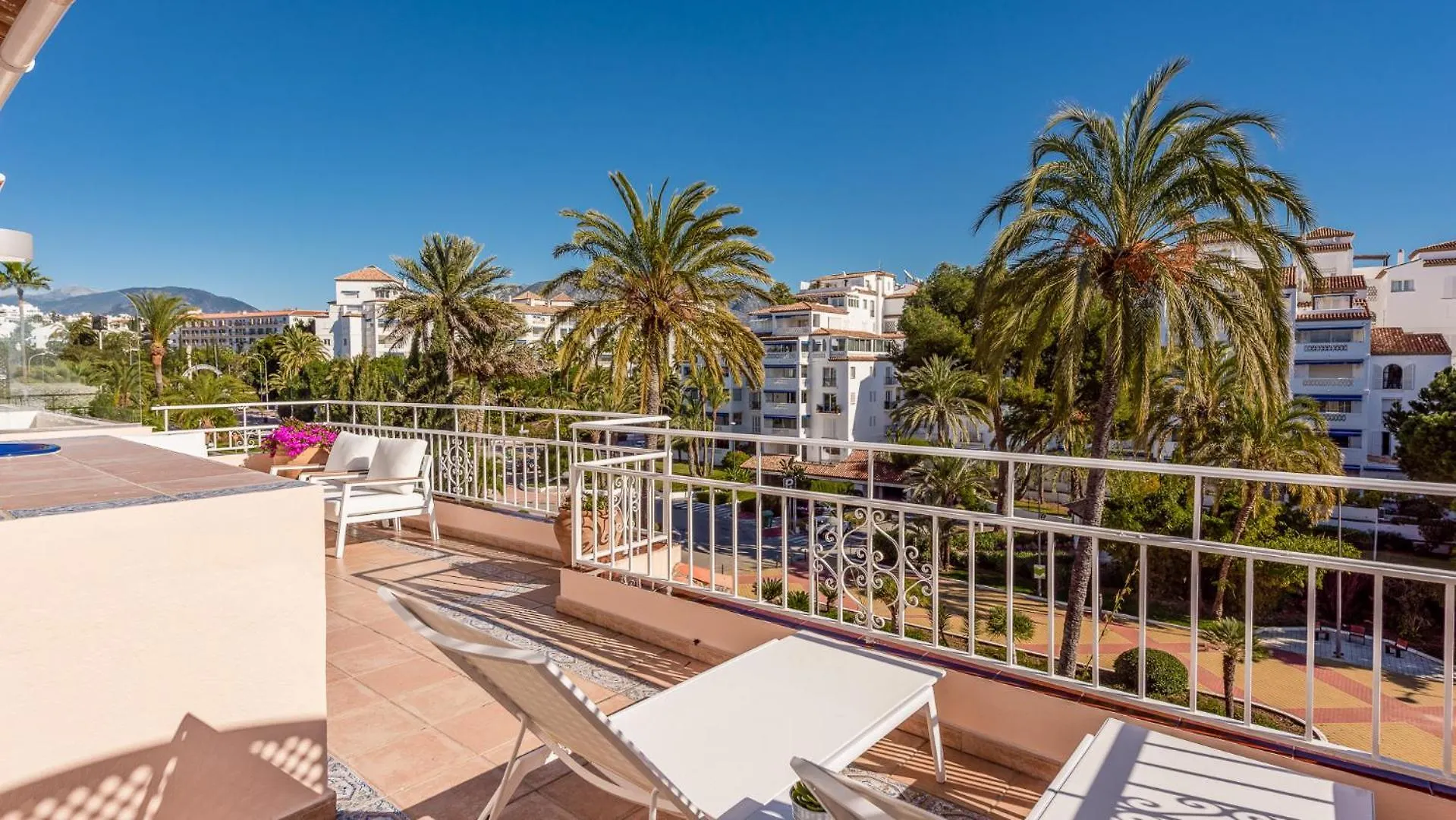 Atico En Puerto Banus Frente Al Mar Apartment Marbella