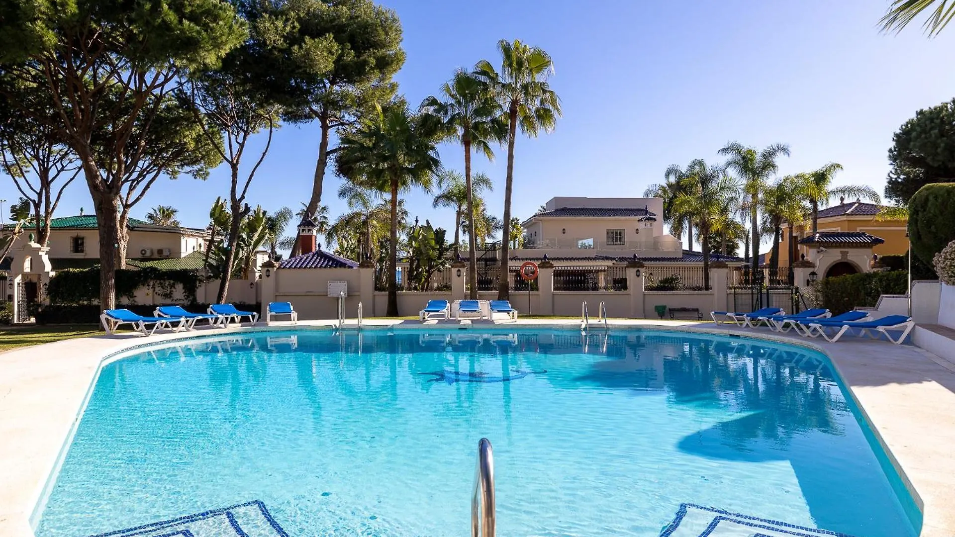 Appartamento Atico En Puerto Banus Frente Al Mar Marbella
